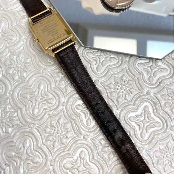 Vintage 1991 Accutron Swiss Made Gold Plated Tank Style Ladies Dress Watch - Picture 16 of 16